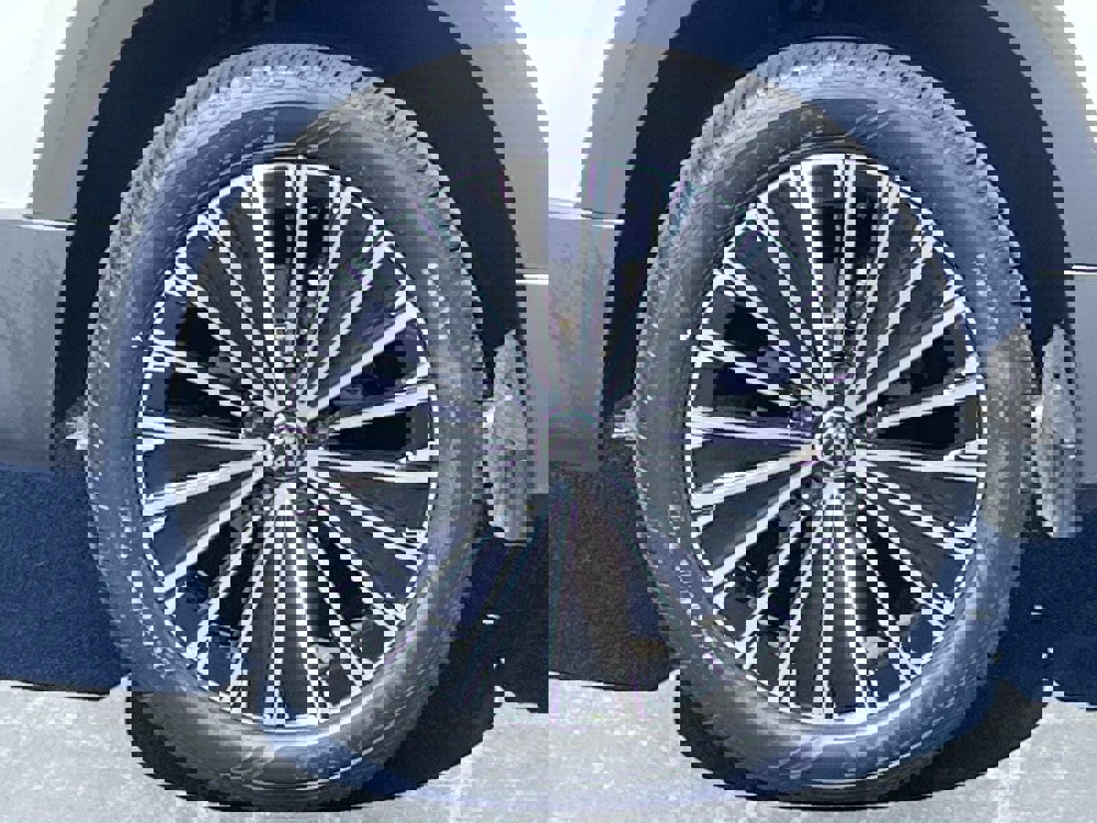 Certified 2025 Volkswagen Taos SE w/ Panoramic Sunroof Package FWD image 9