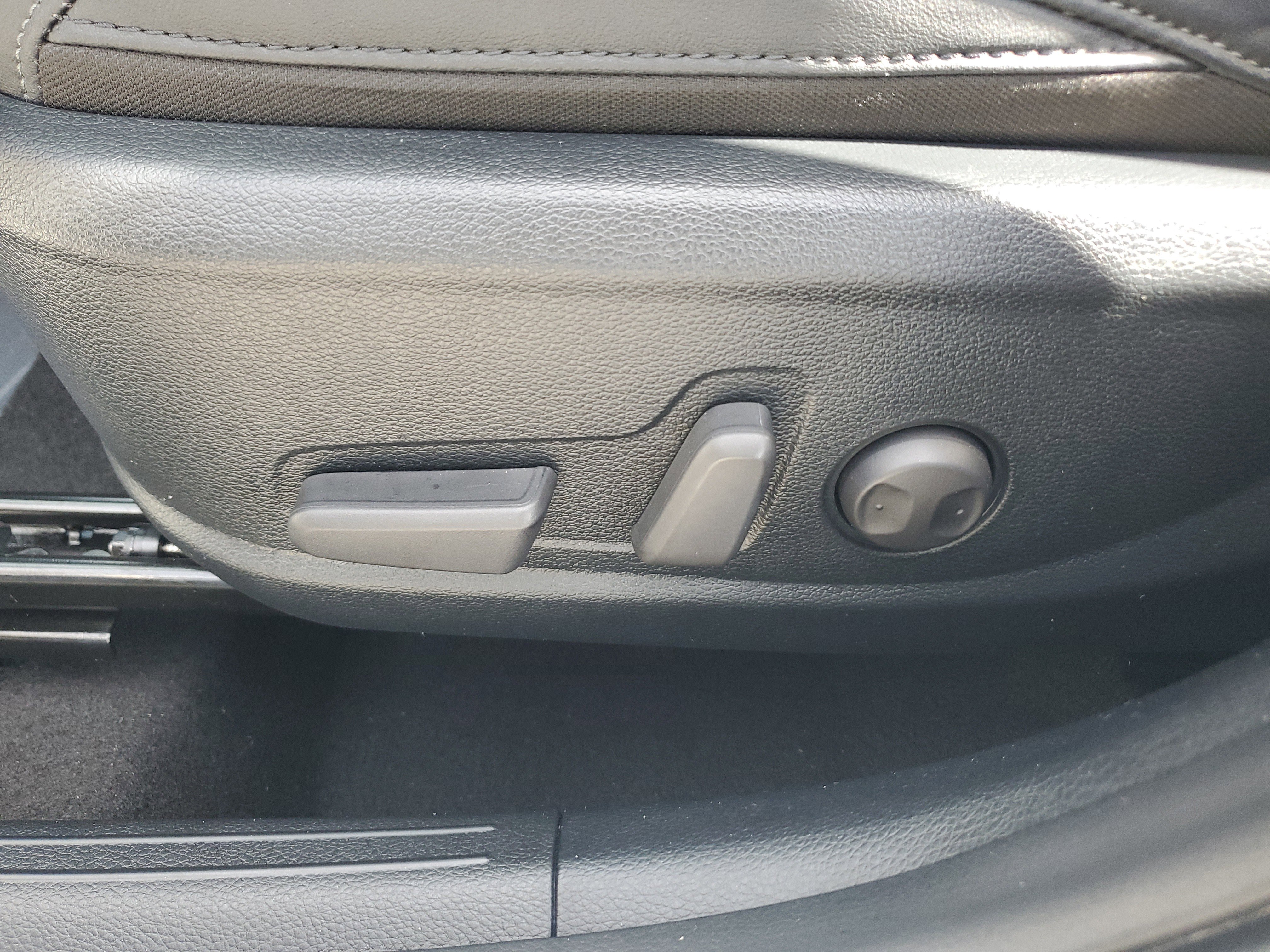 Used 2024 Kia Seltos EX image 12