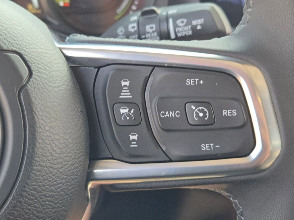 Used 2025 Jeep Wrangler Unlimited Sahara w/ Safety Group image 26