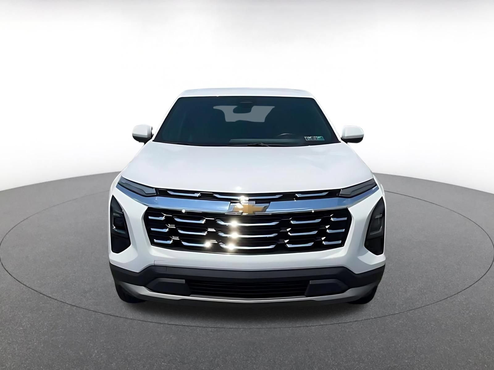 Used 2025 Chevrolet Equinox LT FWD image 3