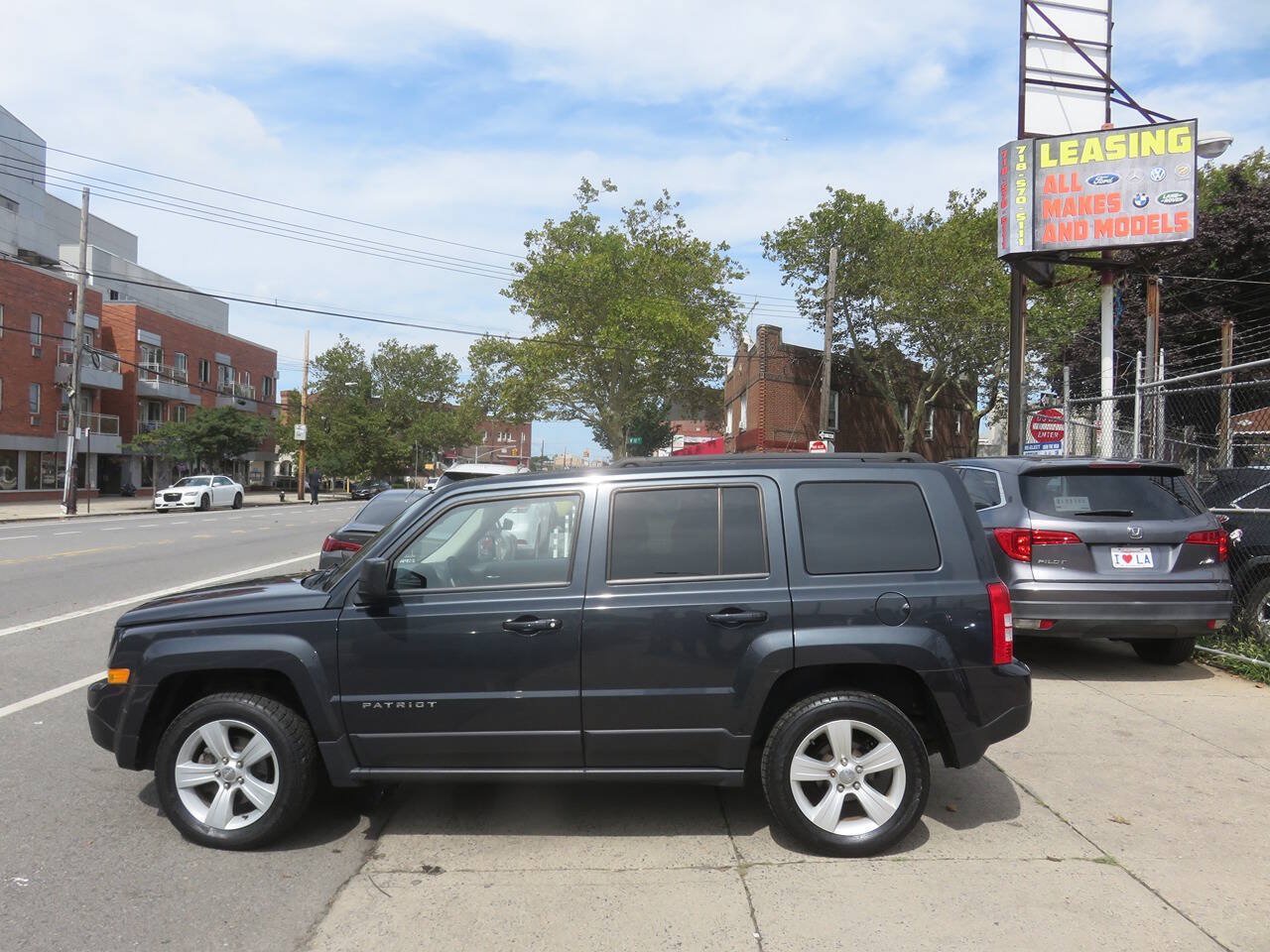 Used 2014 Jeep Patriot Latitude AWD/4WD image 7
