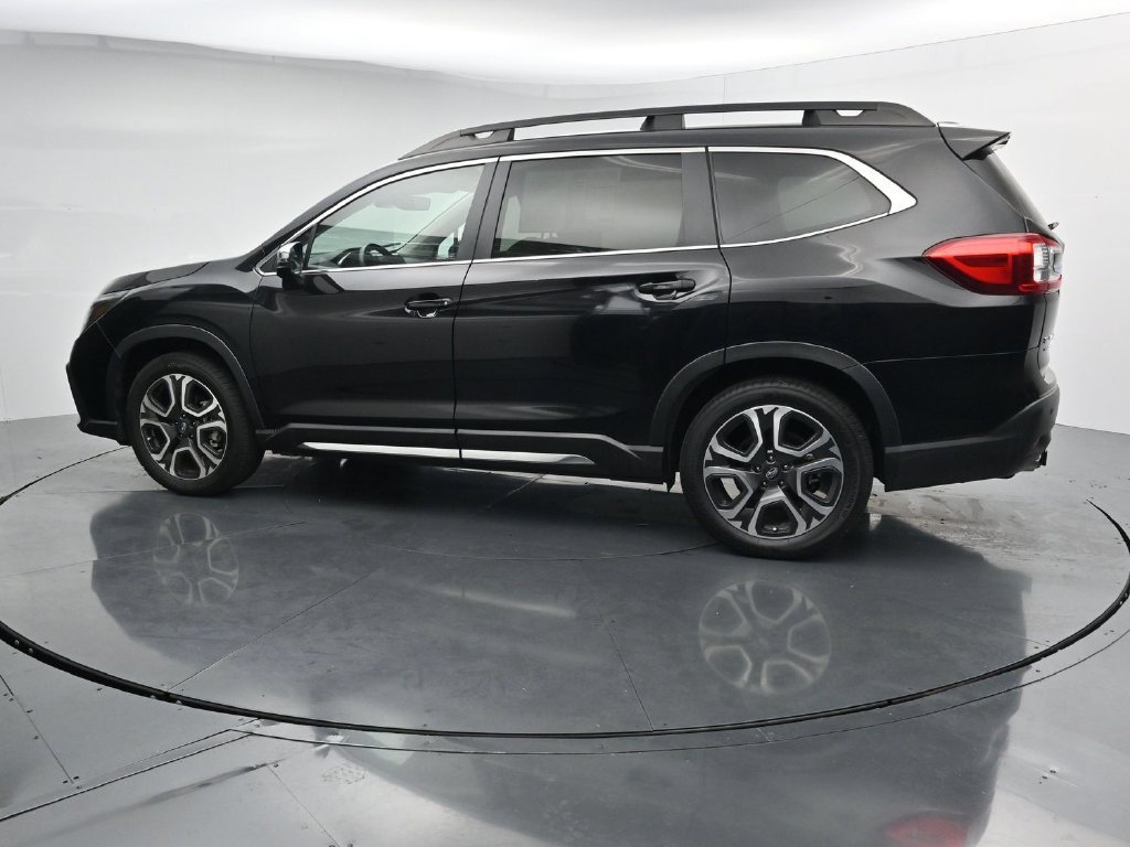 Used 2023 Subaru Ascent Limited w/ Technology Package AWD/4WD image 5