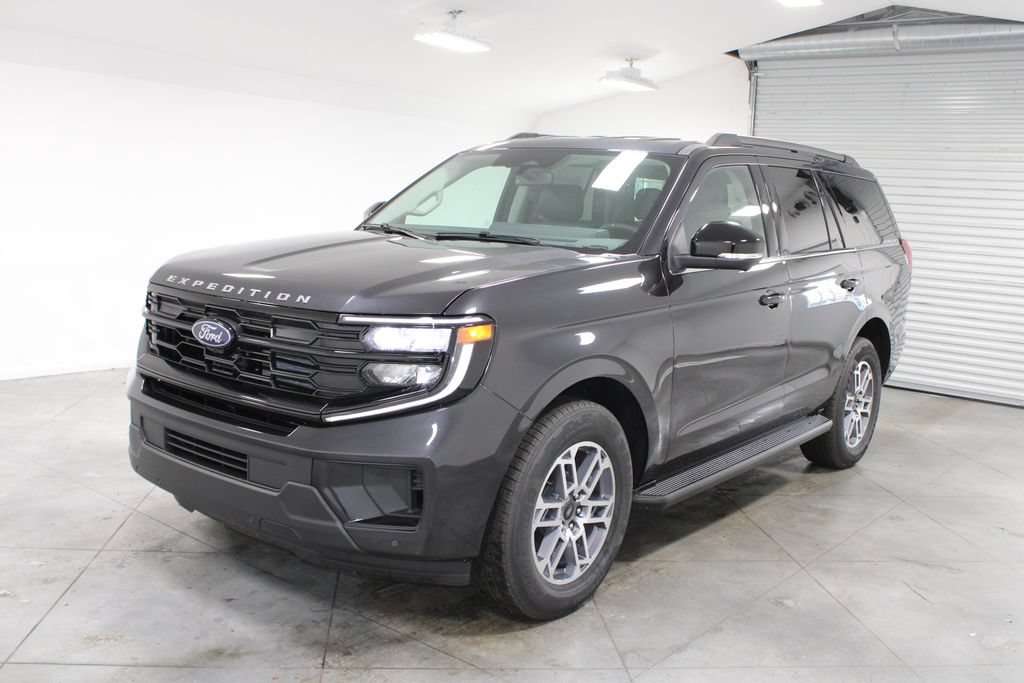 New 2026 Ford Expedition Active RWD image 3