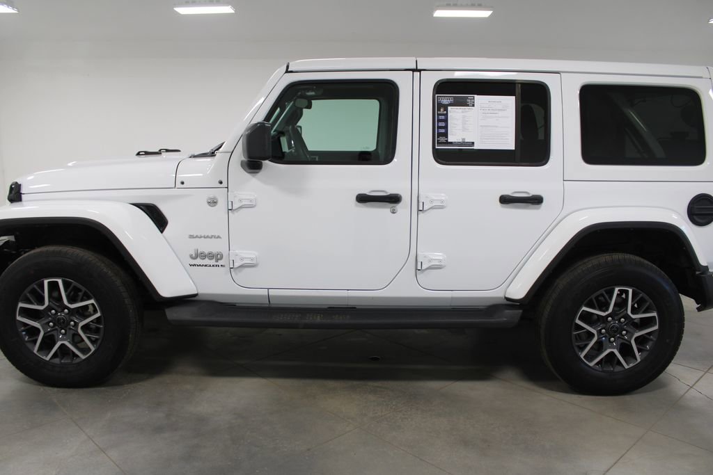 Used 2024 Jeep Wrangler Sahara image 6