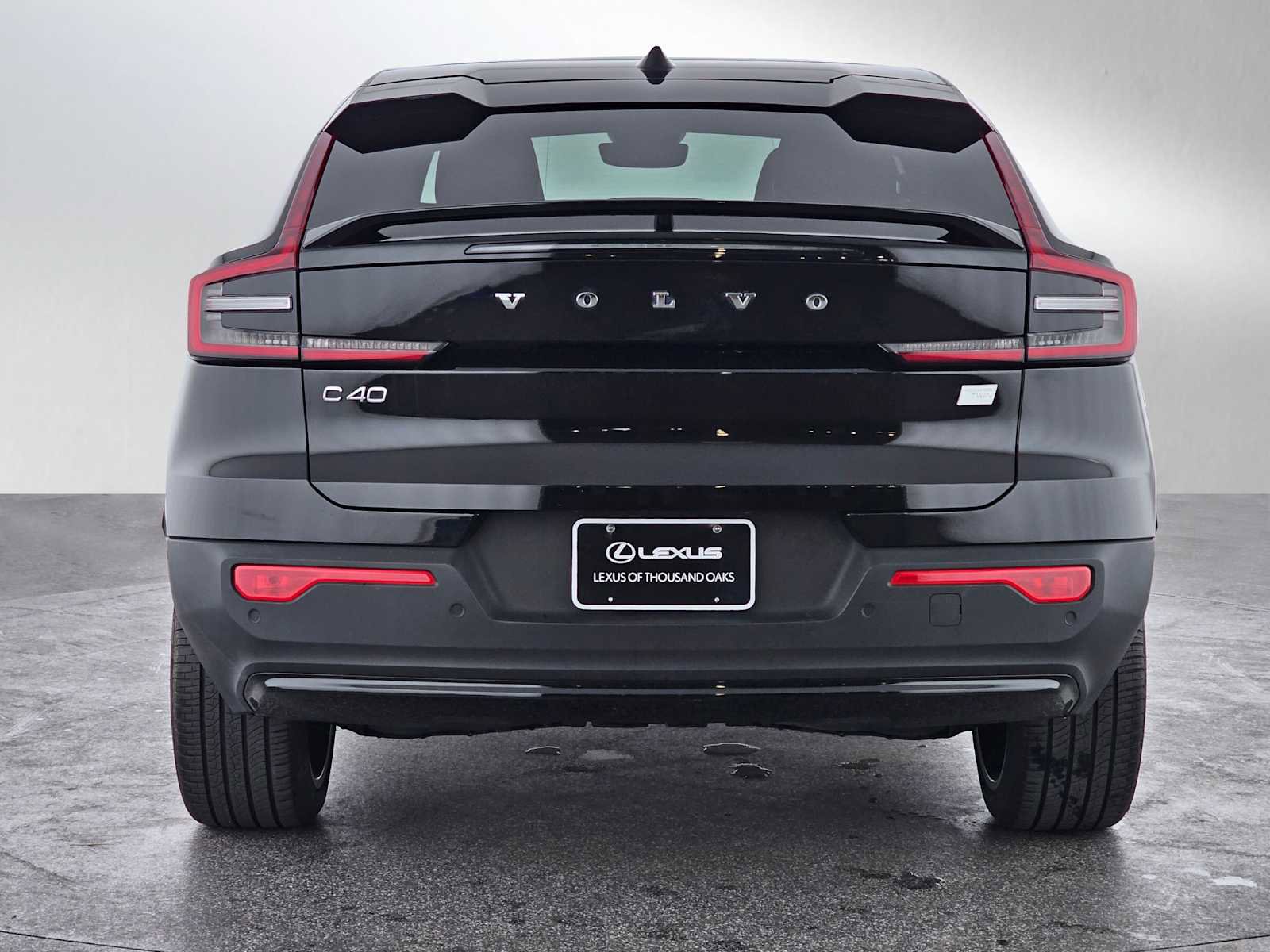 Used 2023 Volvo C40 P8 Recharge Ultimate image 4