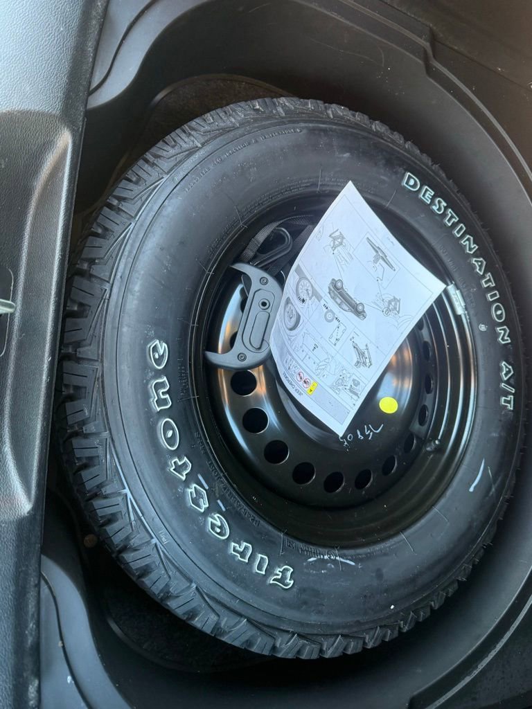 Used 2016 Jeep Cherokee Trailhawk w/ Comfort/Convenience Group image 47