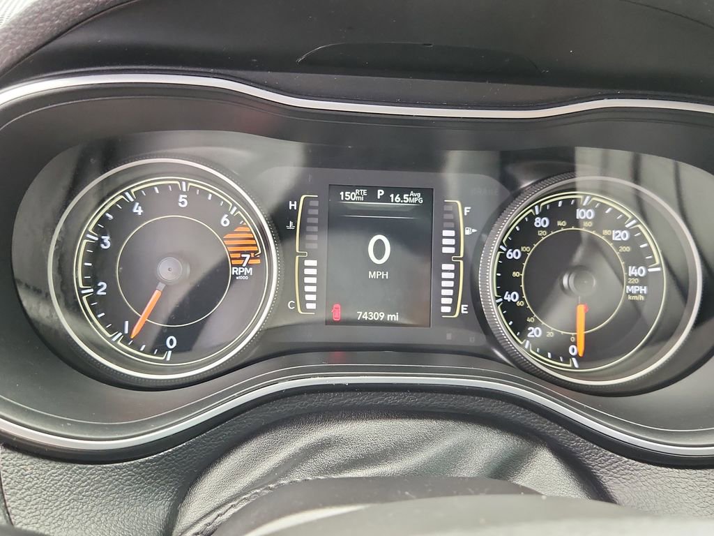 Used 2021 Jeep Cherokee Latitude Plus image 19