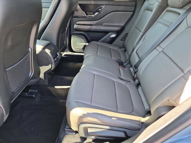Used 2025 Lincoln Corsair Reserve AWD/4WD image 18