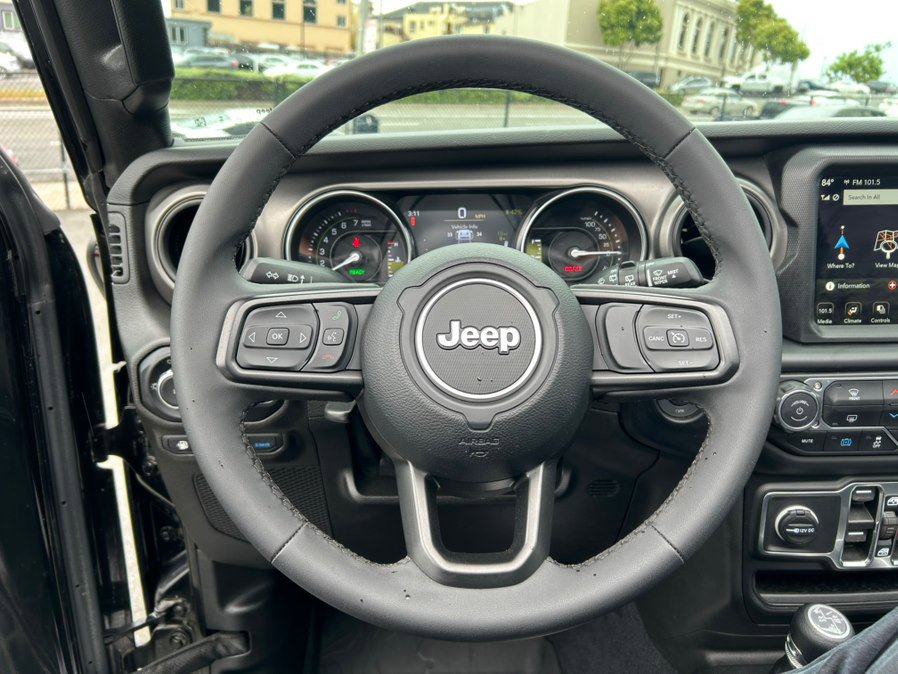 Used 2023 Jeep Wrangler Unlimited w/ Sun & Screen Package AWD/4WD image 26