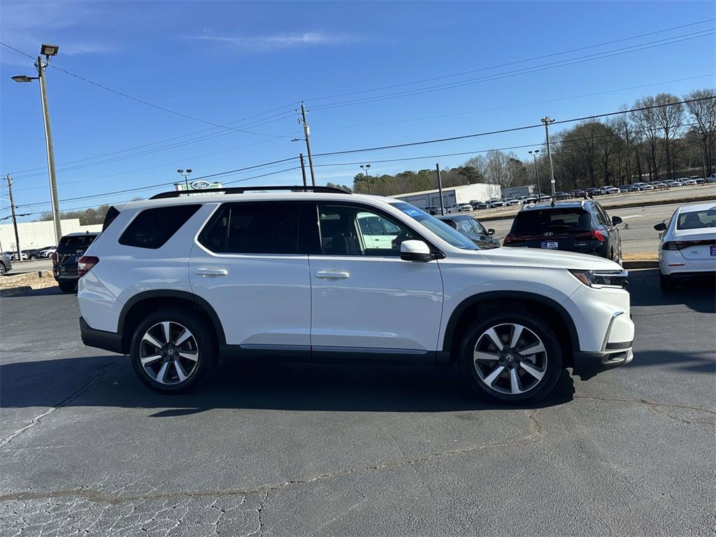 Certified 2025 Honda Pilot Touring image 28