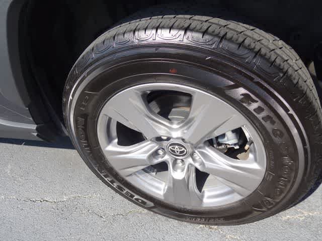 Certified 2025 Toyota RAV4 XLE FWD image 15