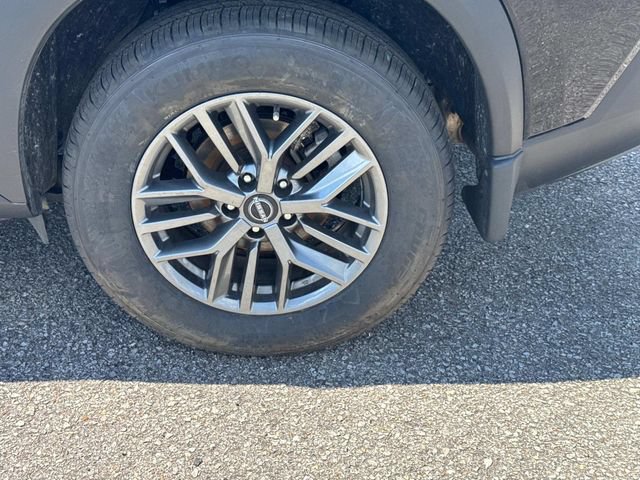 Used 2023 Nissan Rogue S FWD image 11