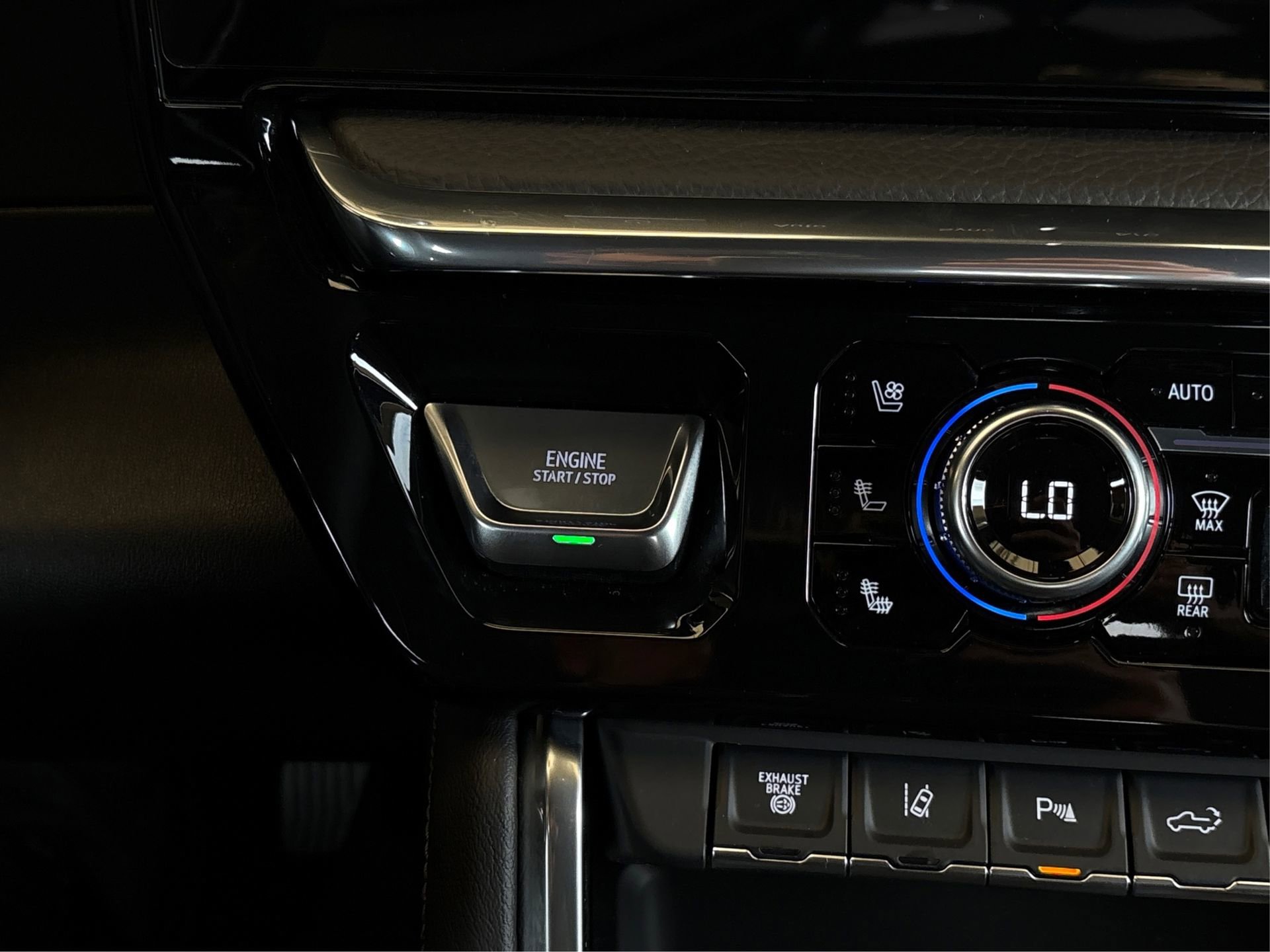 Used 2025 GMC Sierra 3500 Denali image 27