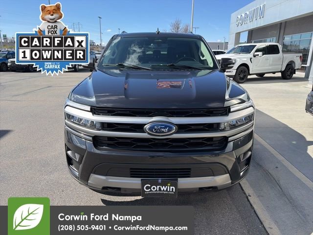 Used 2023 Ford Expedition XLT image 2