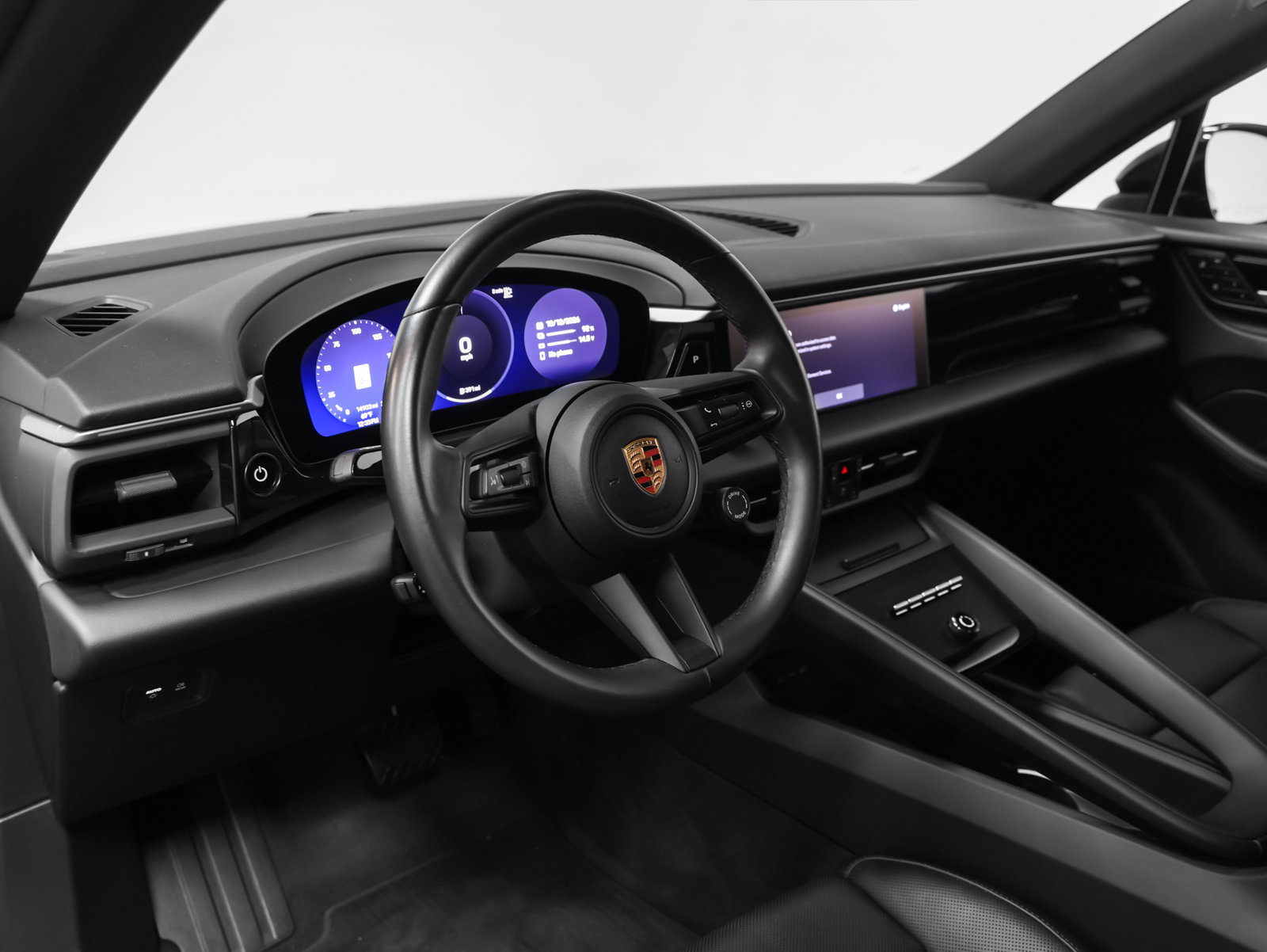 Certified 2025 Porsche Macan Electric RWD image 41