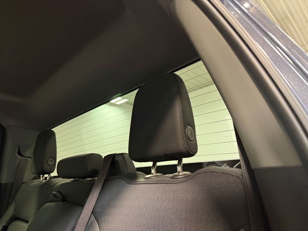 Used 2023 Chevrolet Silverado 1500 Custom image 9