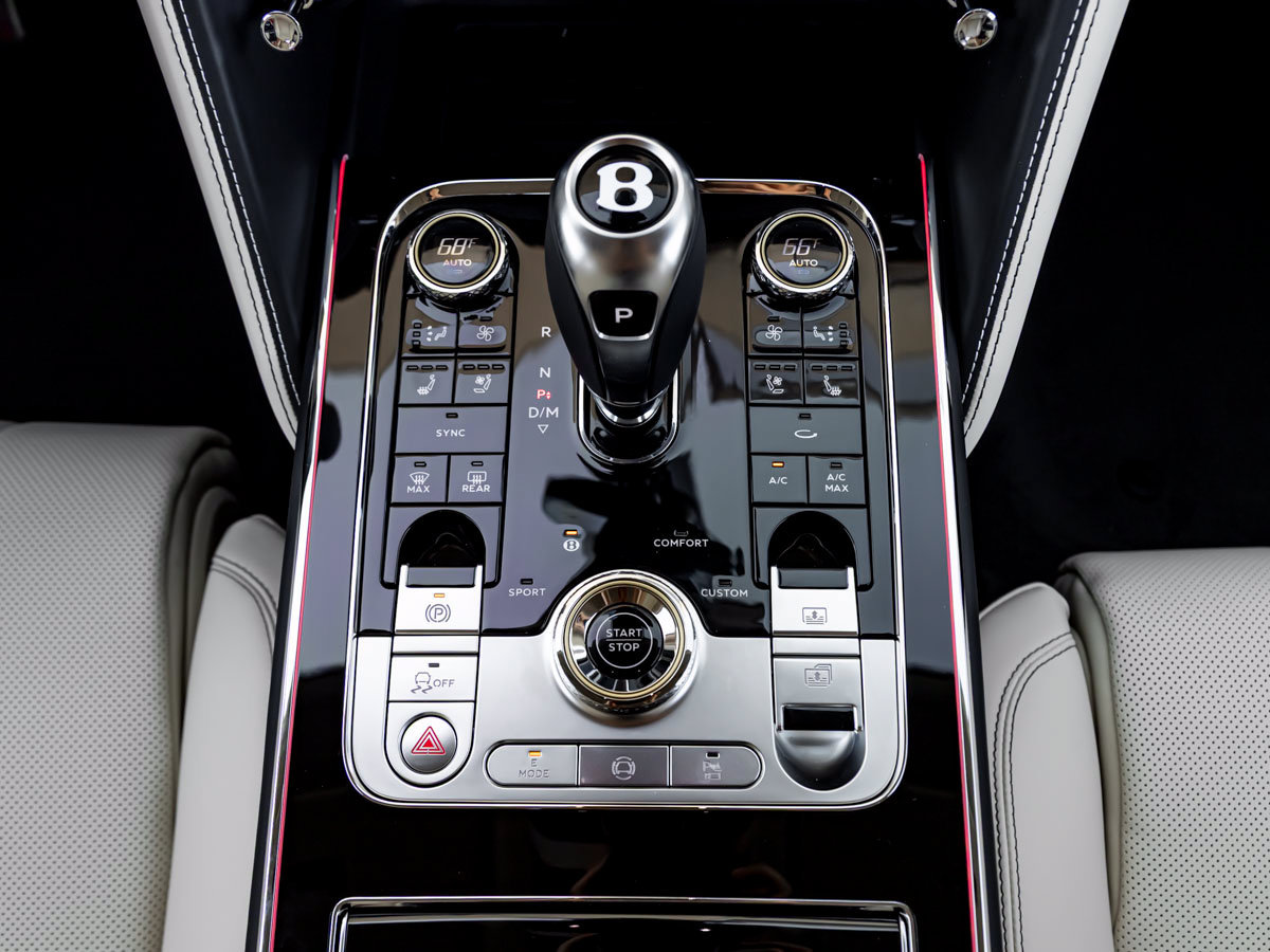 Used 2026 Bentley Flying Spur Plug-In Hybrid AWD/4WD image 25