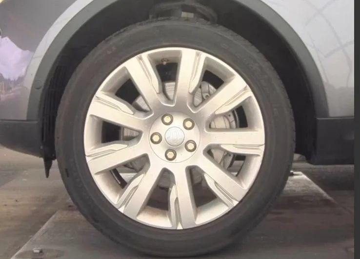 Used 2020 Land Rover Discovery HSE AWD/4WD image 11