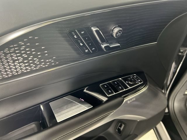 Used 2023 Cadillac Lyriq 2WD image 24