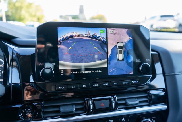 Certified 2025 Nissan Pathfinder SL image 28