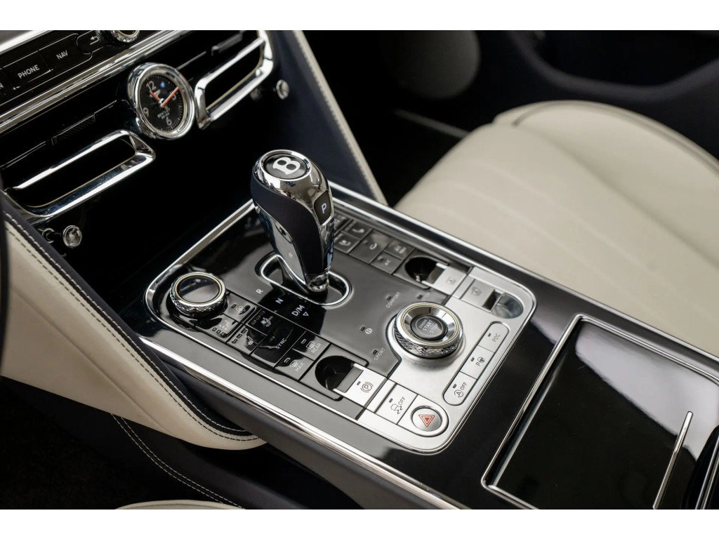 Certified 2023 Bentley Flying Spur V8 AWD/4WD image 26