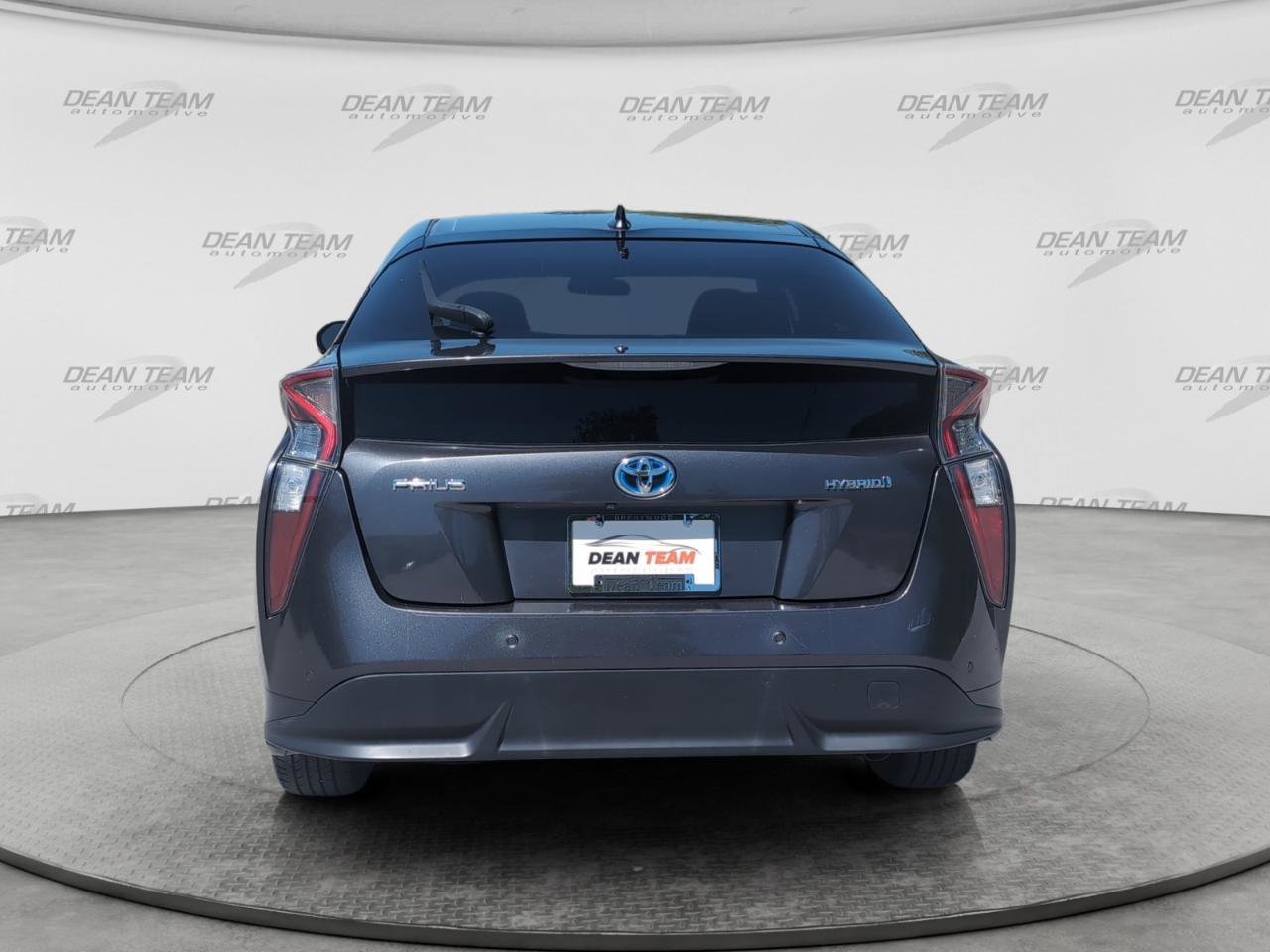 Used 2017 Toyota Prius Three Touring FWD image 6