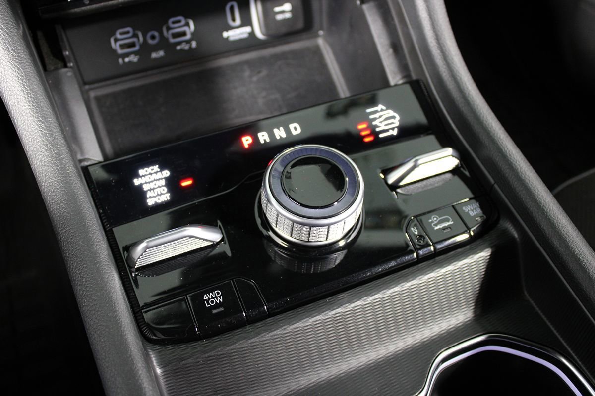 Used 2023 Jeep Grand Cherokee Trailhawk w/ Advanced Protech Group II AWD/4WD image 18