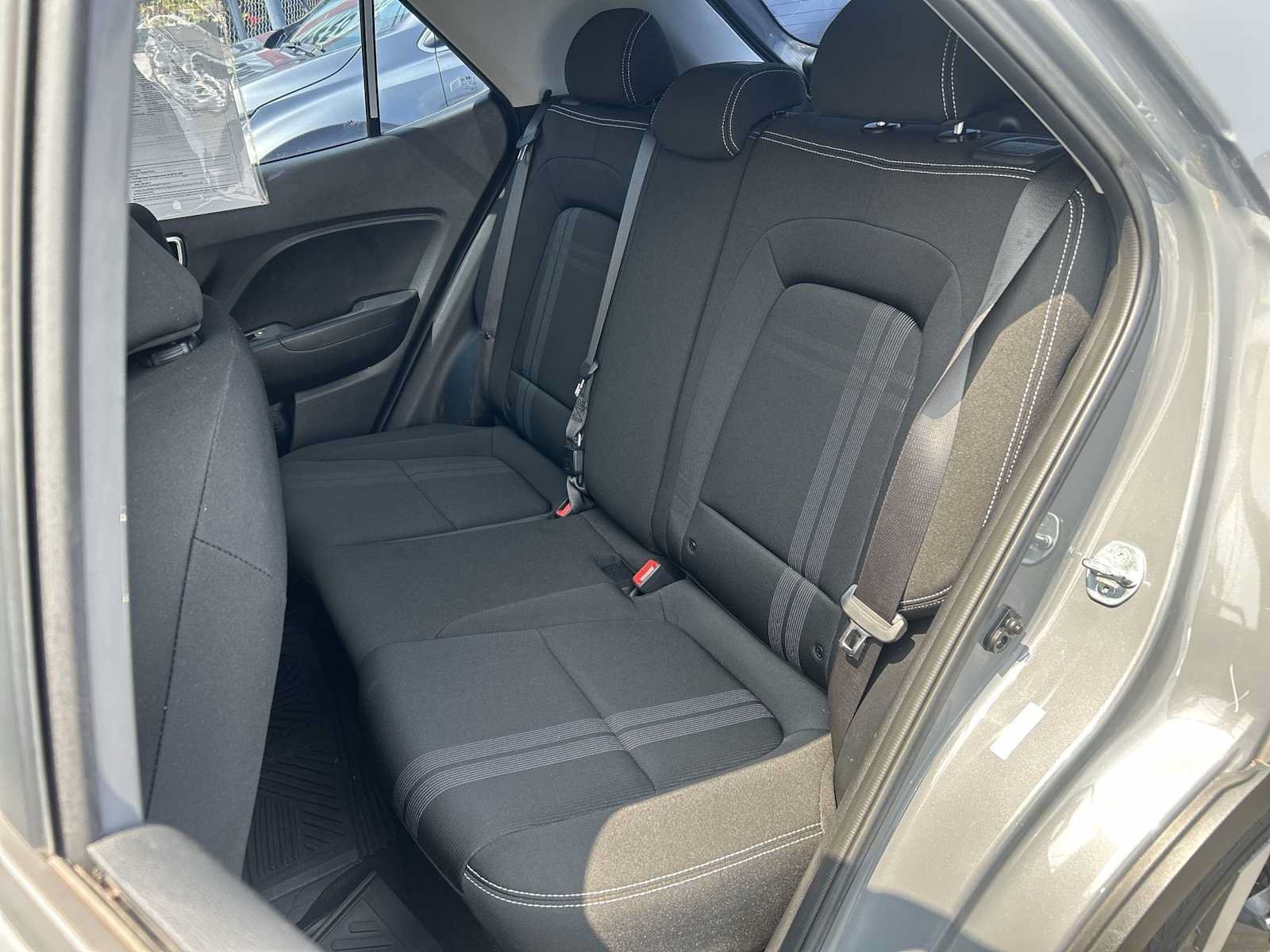 Used 2022 Hyundai Venue SEL w/ Cargo Package FWD image 24