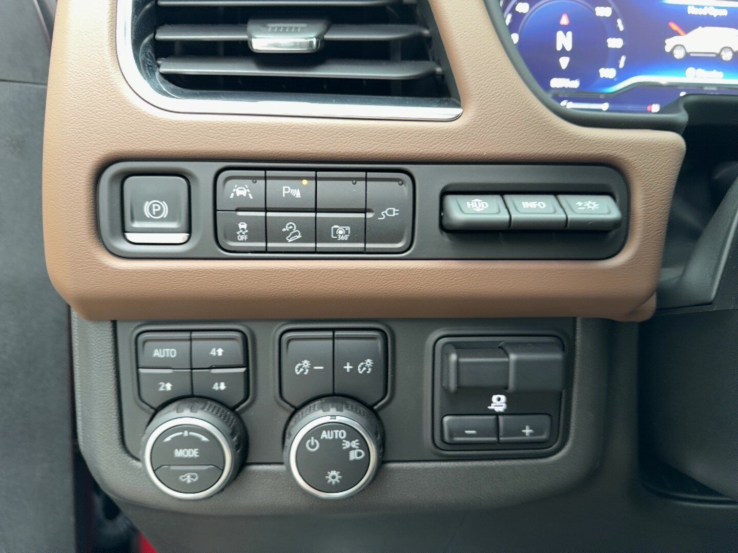 Used 2022 Chevrolet Suburban High Country w/ LPO, Illumination Package AWD/4WD image 15