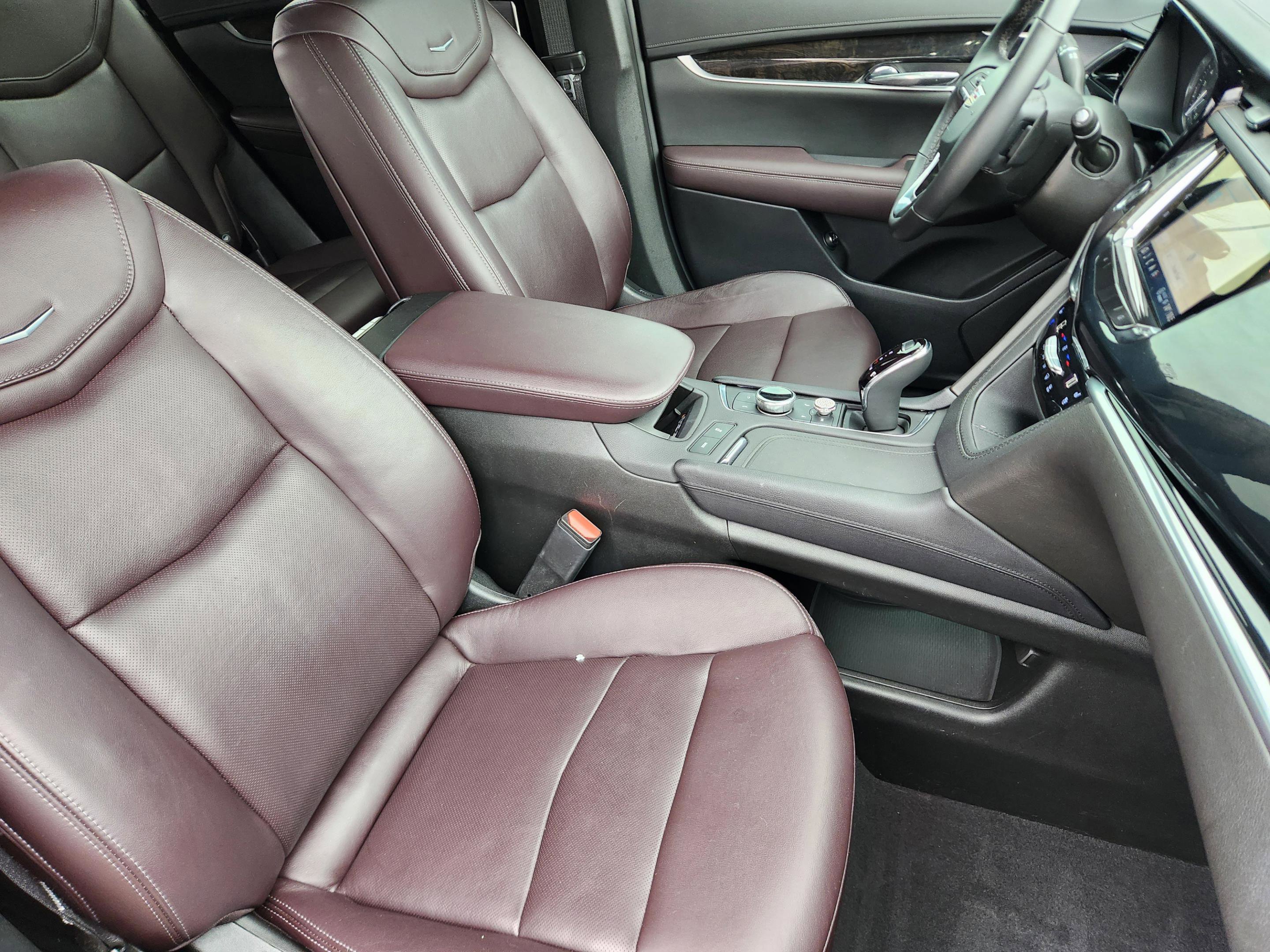 Used 2023 Cadillac XT6 Premium Luxury w/ Technology Package image 11