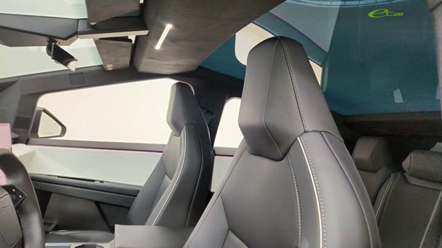 Used 2024 Tesla Cybertruck Cyberbeast AWD/4WD image 30