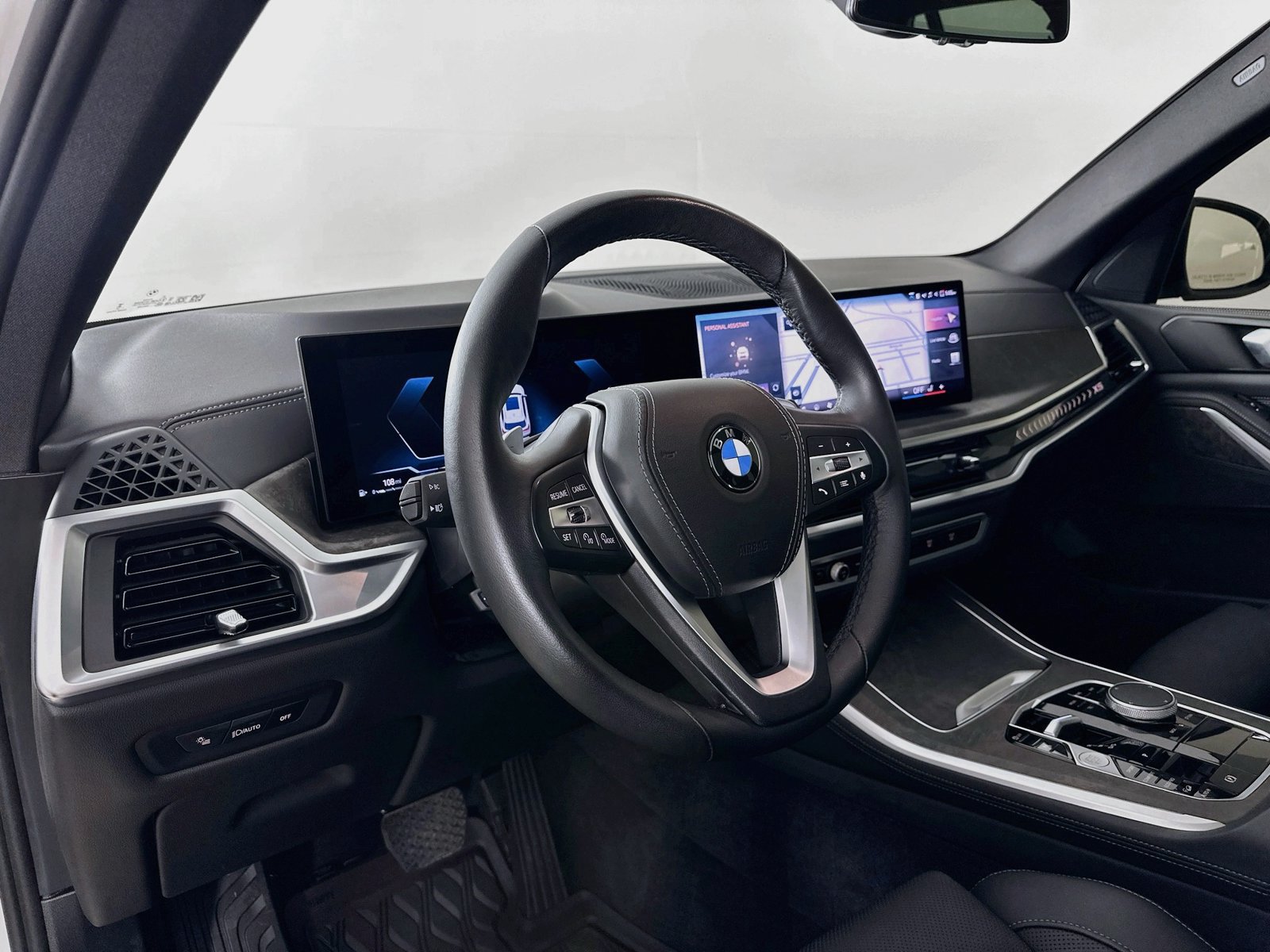 Used 2025 BMW X5 xDrive40i w/ Parking Assistance Package AWD/4WD image 31