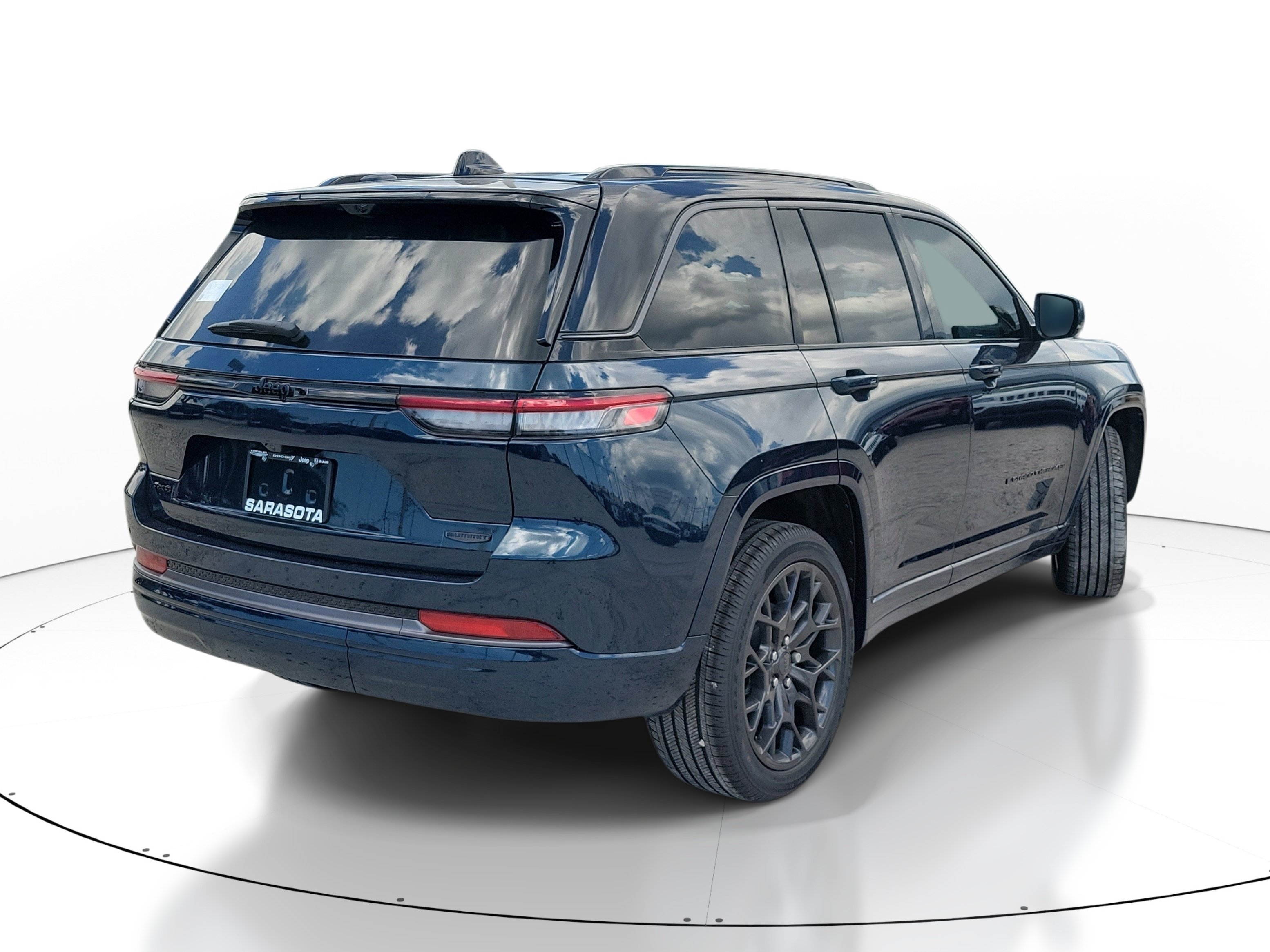 New 2026 Jeep Grand Cherokee Summit w/ Obsidian Package AWD/4WD image 6