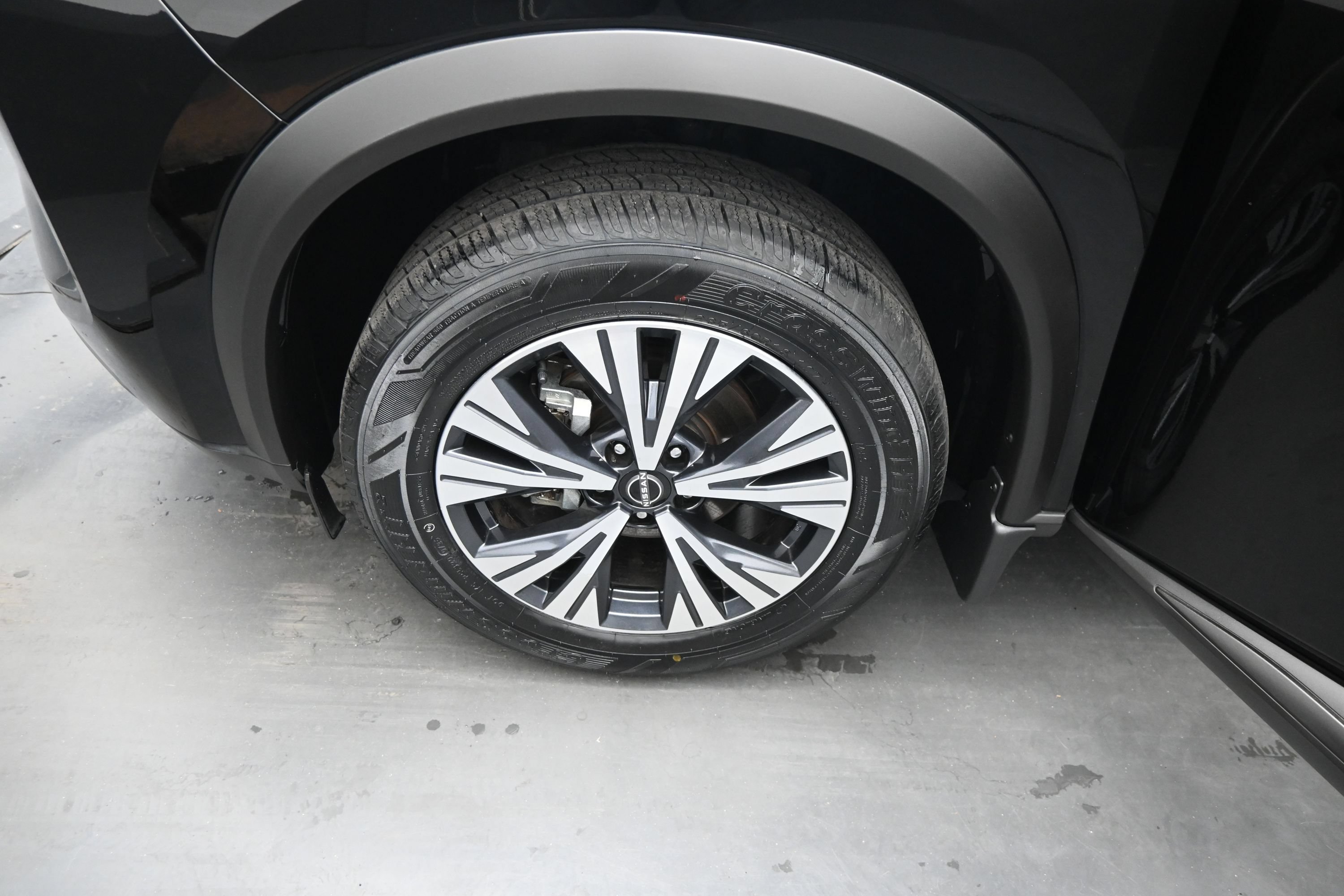 Used 2023 Nissan Rogue SV FWD image 21