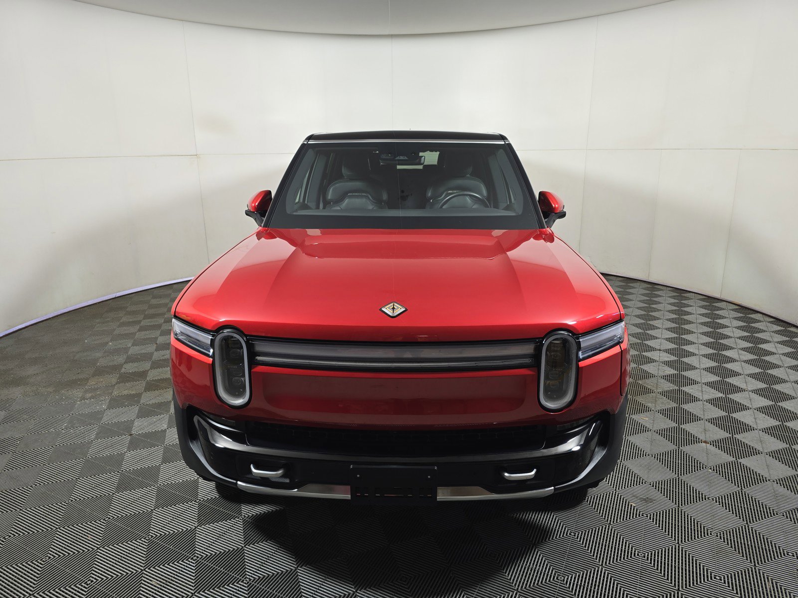 Used 2025 Rivian R1S Adventure image 8