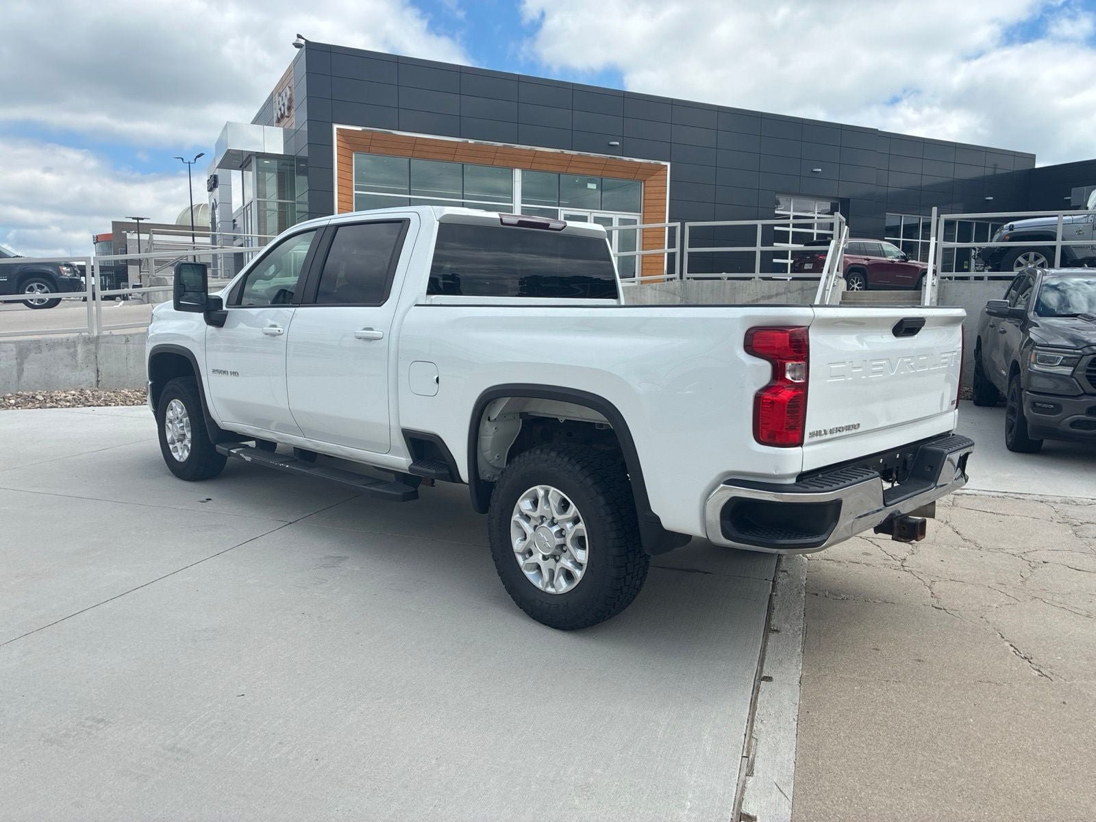 Used 2020 Chevrolet Silverado 2500 LT w/ Z71 Off-Road Package AWD/4WD image 3