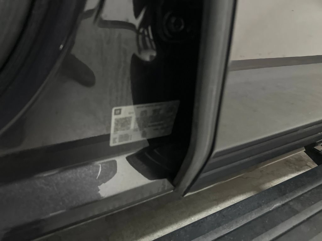 Used 2018 Cadillac Escalade ESV Premium Luxury RWD image 70