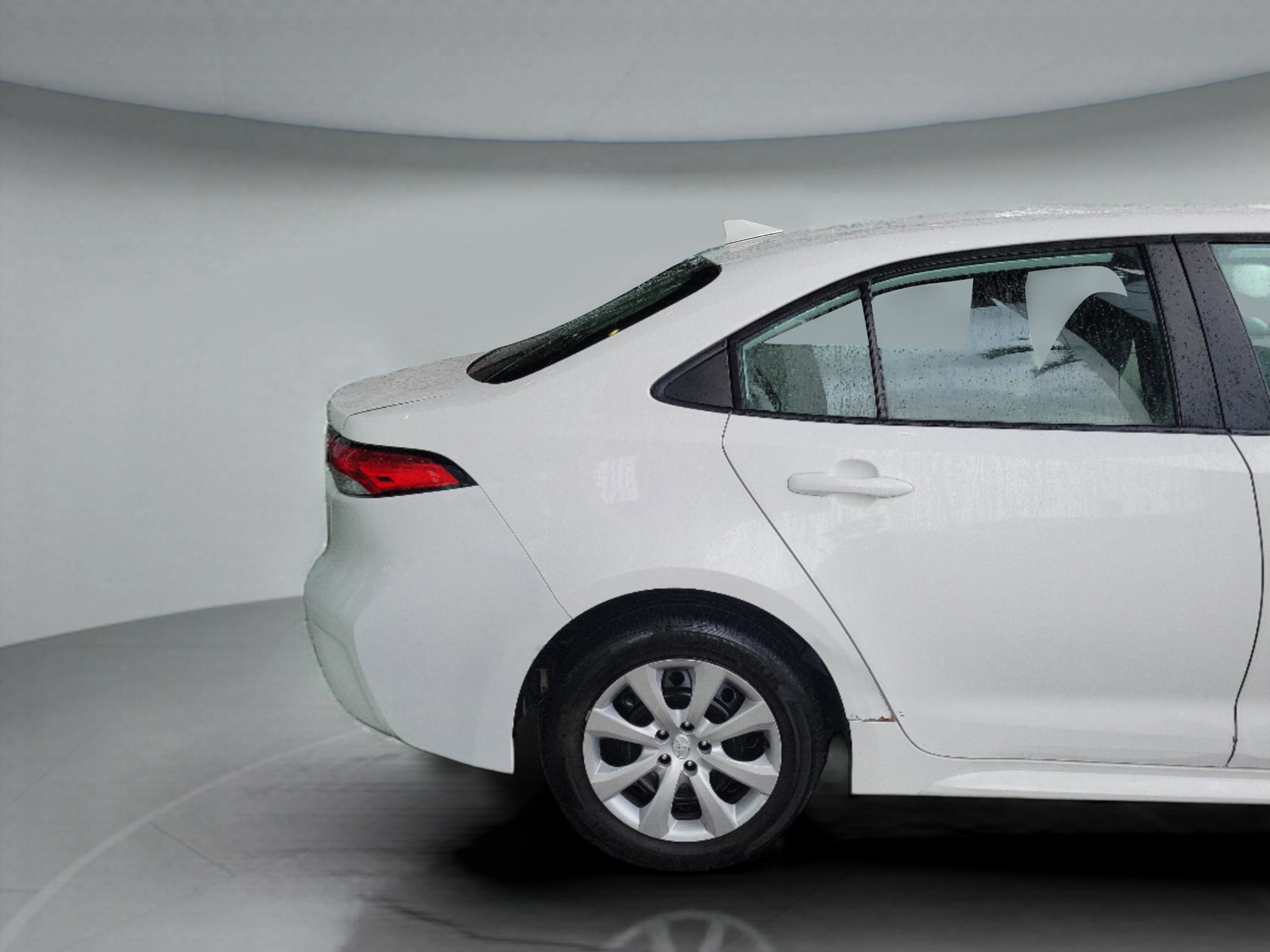 Used 2024 Toyota Corolla LE image 30