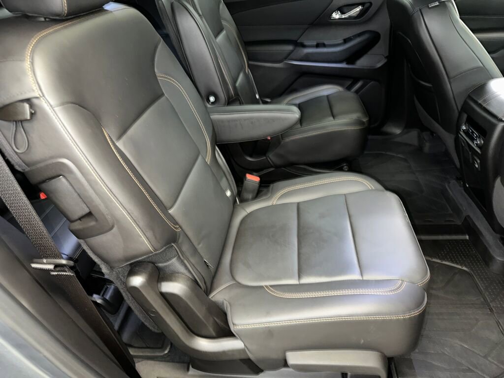 Certified 2021 Chevrolet Traverse LT w/ LT Premium Package image 32