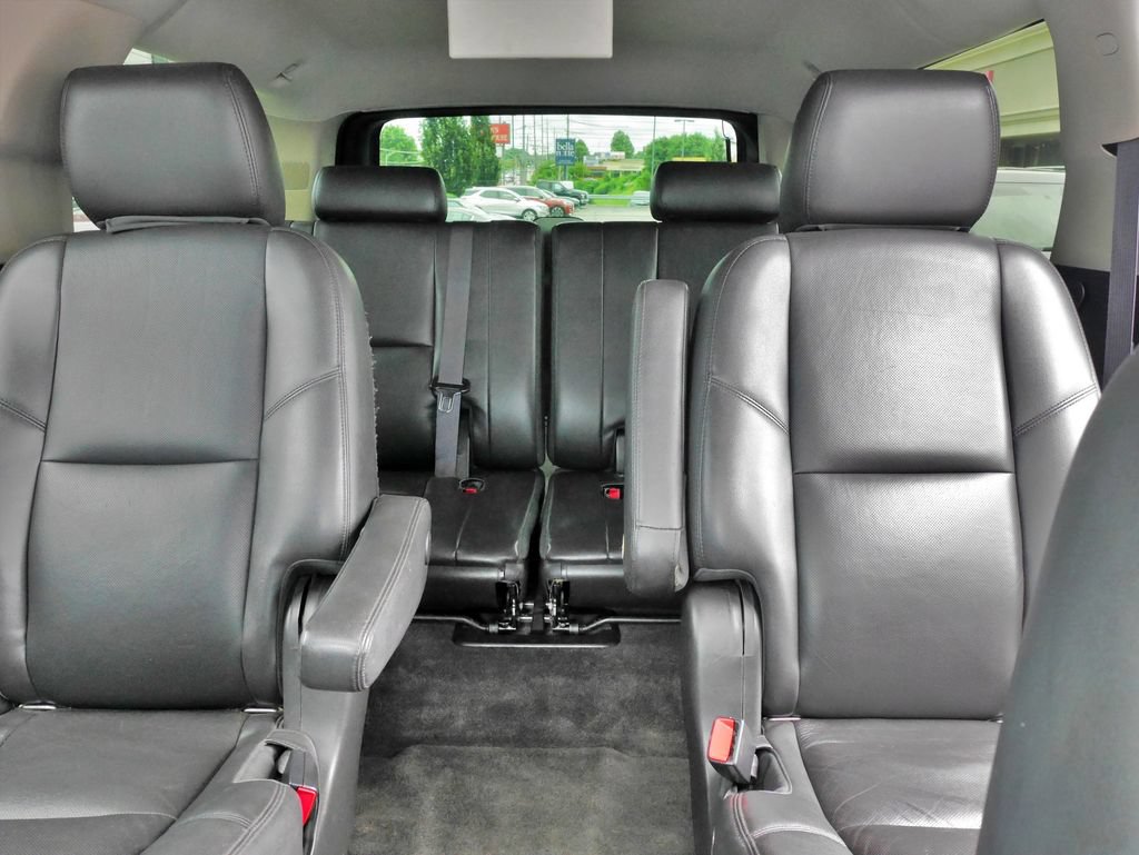 Used 2013 GMC Yukon XL Denali AWD/4WD image 32