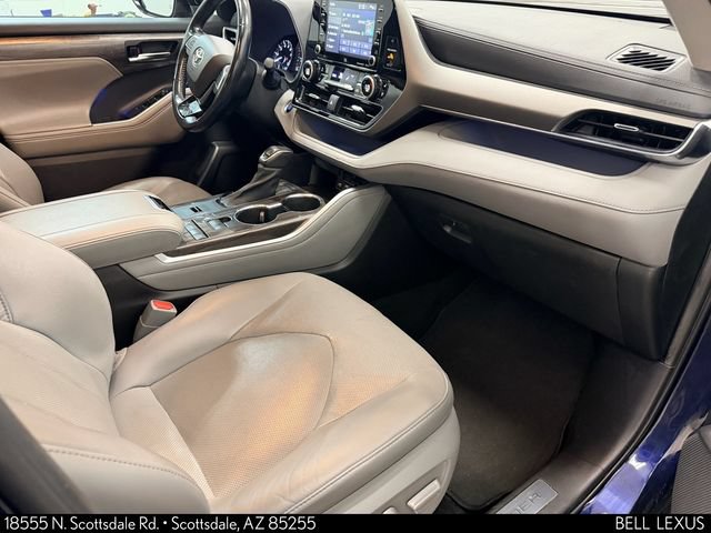 Used 2021 Toyota Highlander Limited FWD image 11
