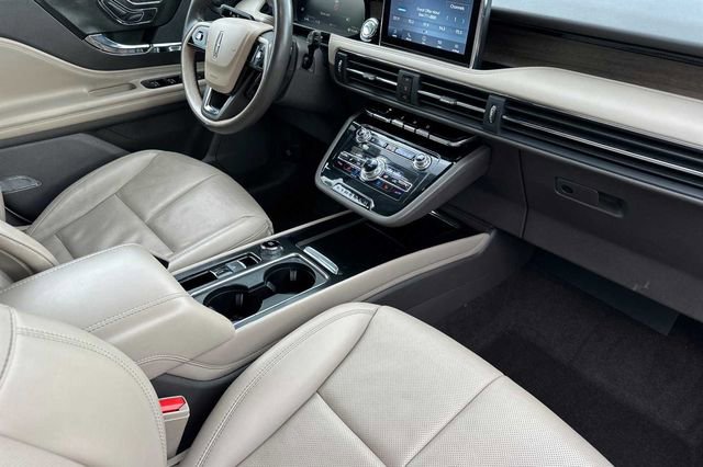 Used 2022 Lincoln Corsair Reserve w/ Equipment Group 201A image 14