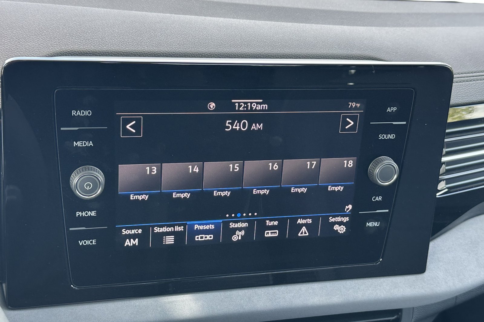 New 2026 Volkswagen Jetta SE FWD image 17