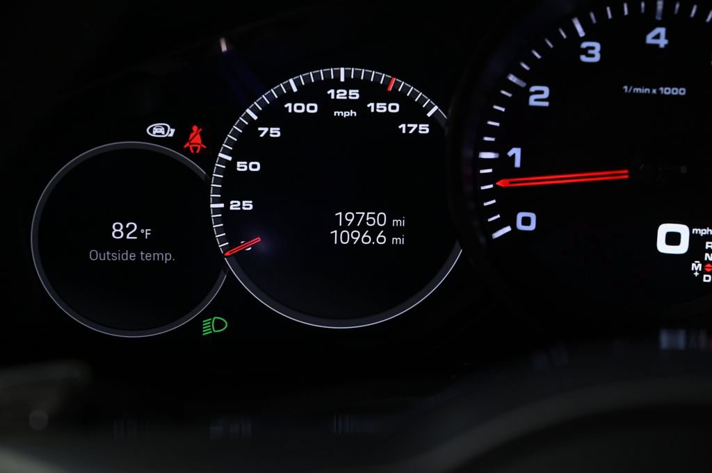 Certified 2023 Porsche Cayenne AWD/4WD image 13
