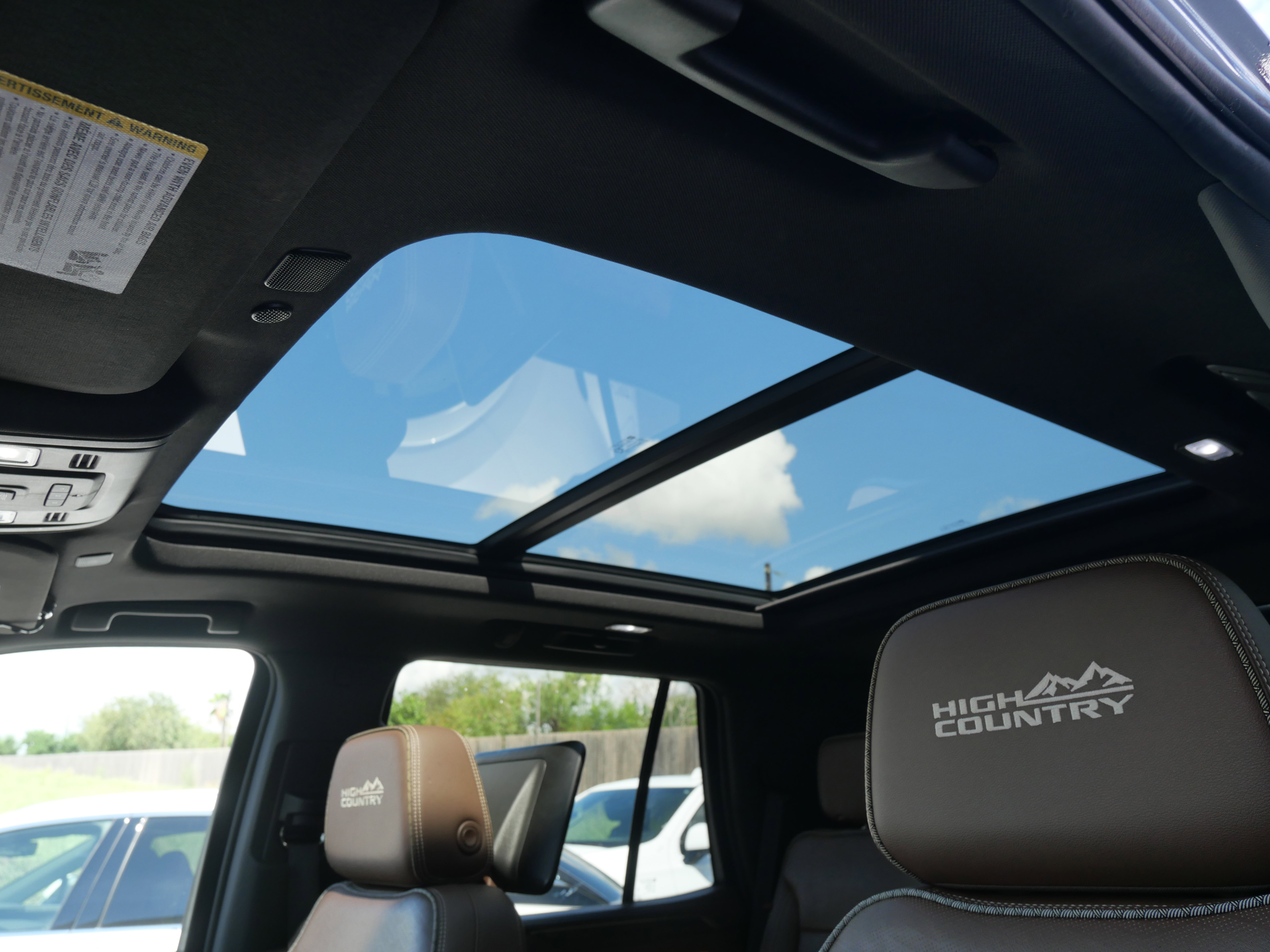Used 2021 Chevrolet Tahoe High Country w/ Premium Package image 11