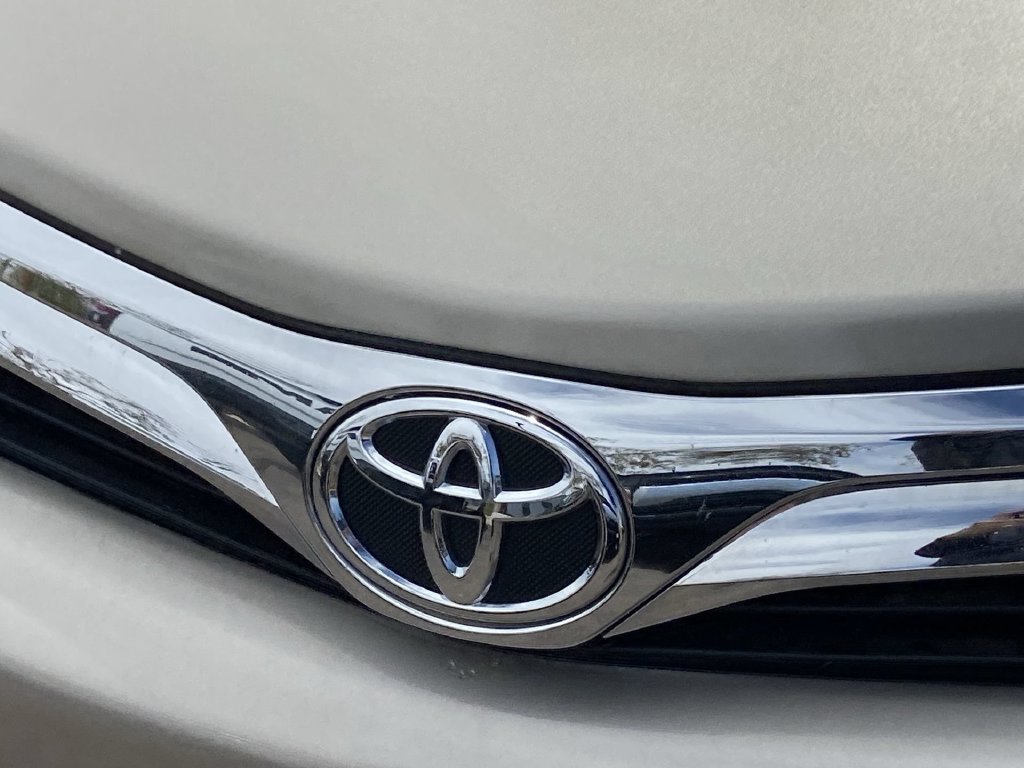 Used 2014 Toyota Camry LE FWD image 24