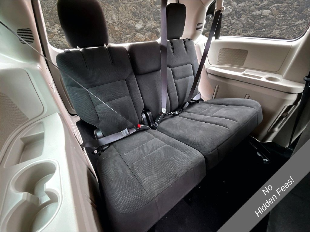 Used 2015 Dodge Grand Caravan American Value Package w/ UConnect Hands-Free Group FWD image 23