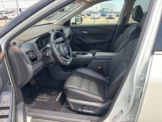 Used 2023 Nissan Rogue SL w/ SL Premium Package FWD image 9