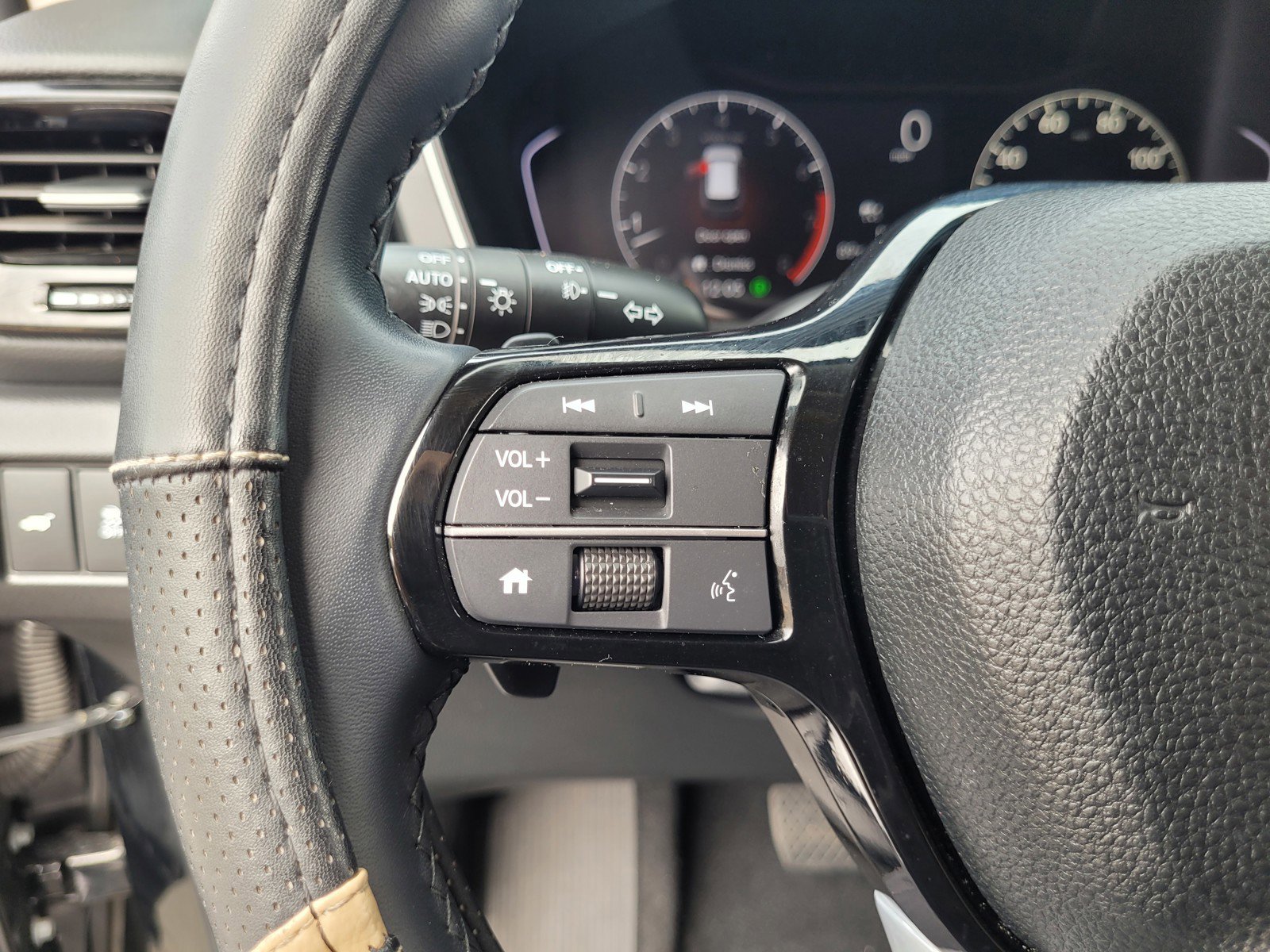 Used 2025 Honda Pilot EX-L image 22