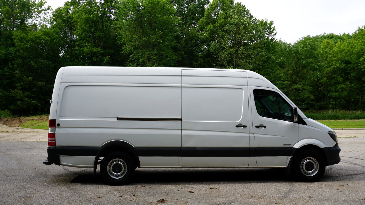 Used 2015 Freightliner Sprinter 2500 image 6